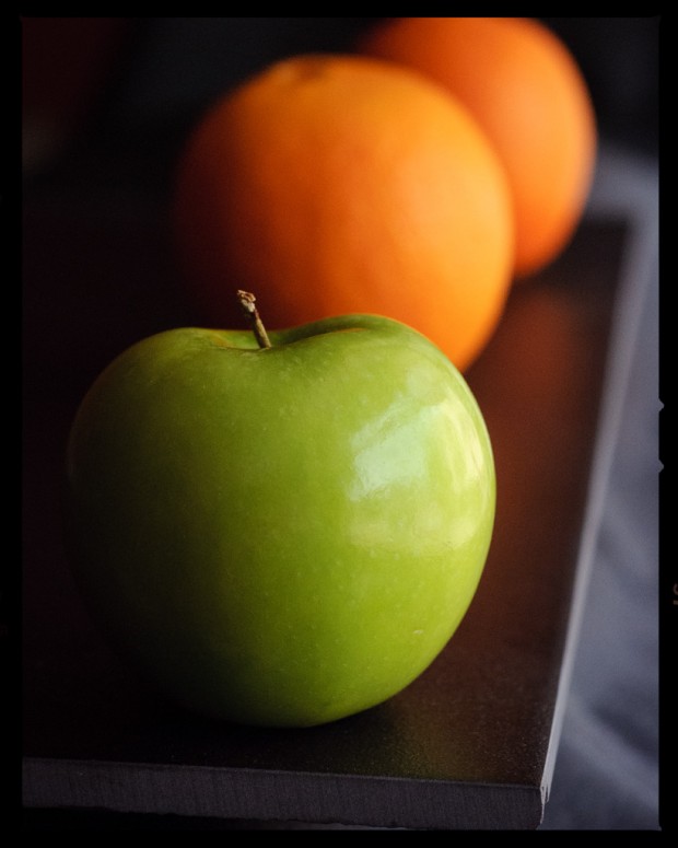 Comparing apples - copyright 2013 Scott Brooks | Imagennix